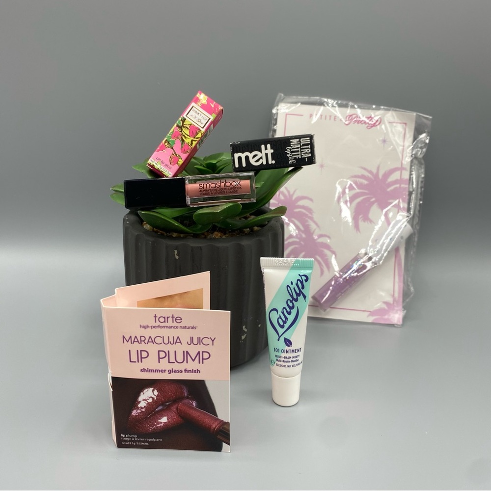 Bundle of mini lip products